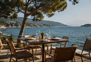 Terrasse de restaurant en bord de mer